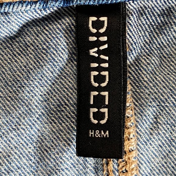 H&M Divided A-Line Denim Skirt Women's 8 Blue Button Front Casual Travel - Picture 9 of 11